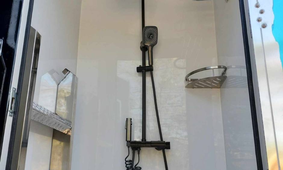 Japan Isuzu Mobile Emergency Shower and Toilet Vehicles pictures factory