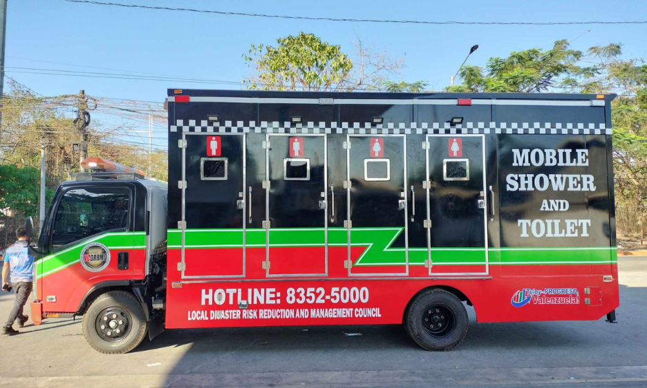Japan Isuzu Mobile Emergency Shower and Toilet Vehicles pictures factory