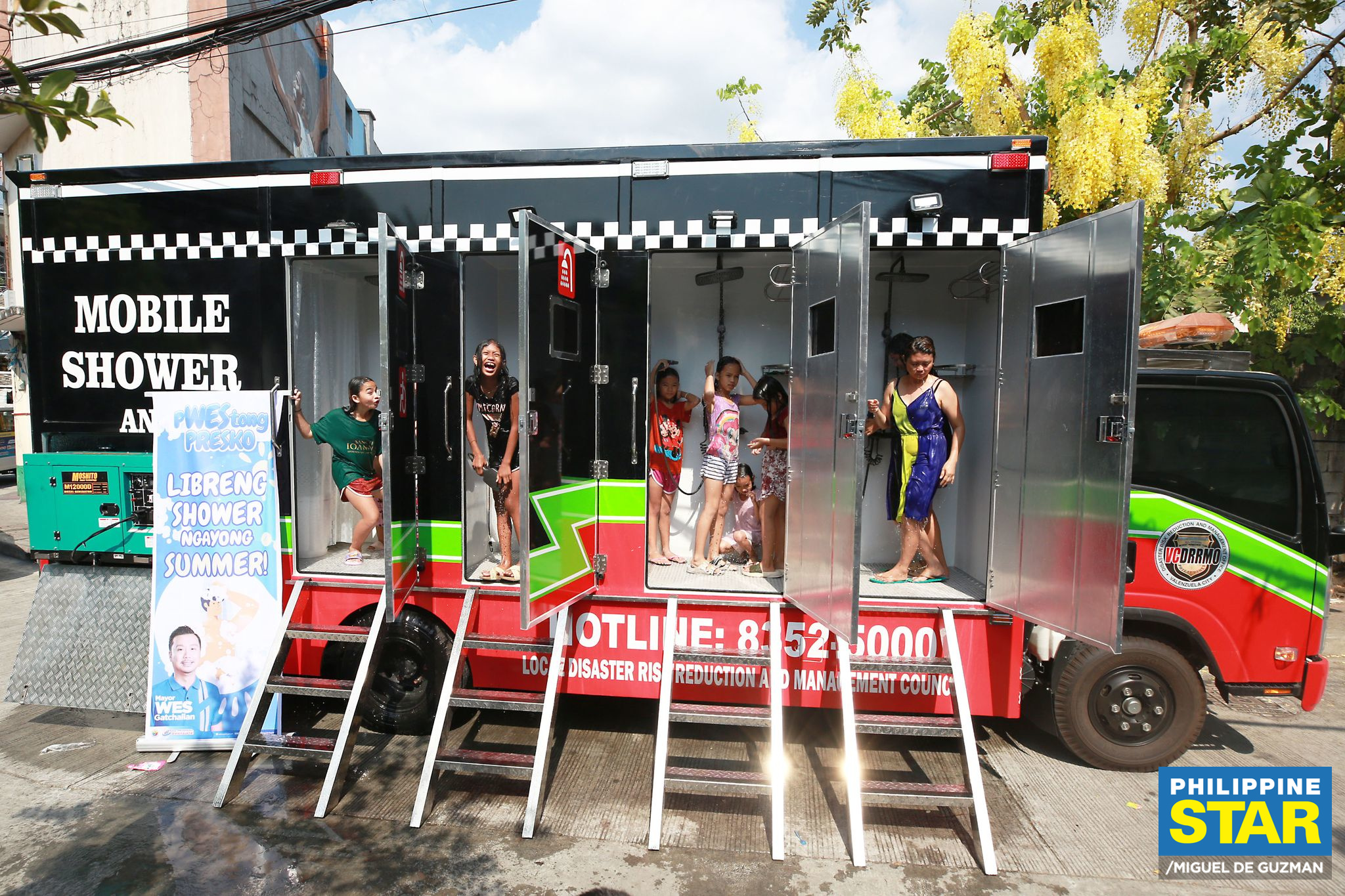 Japan Isuzu Mobile Emergency Shower and Toilet Vehicles pictures factory