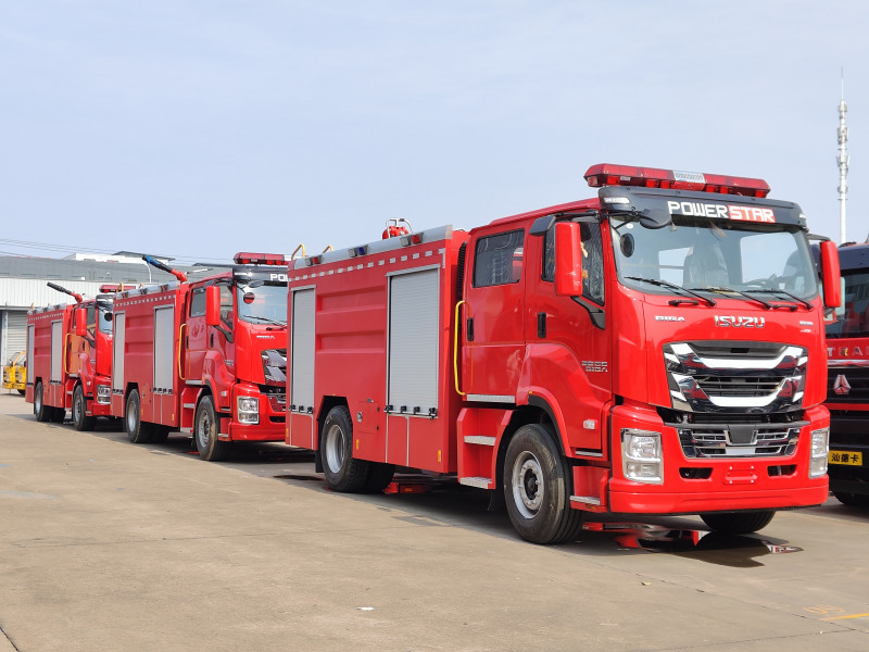 Dominican Isuzu giga model Fire rescue truck