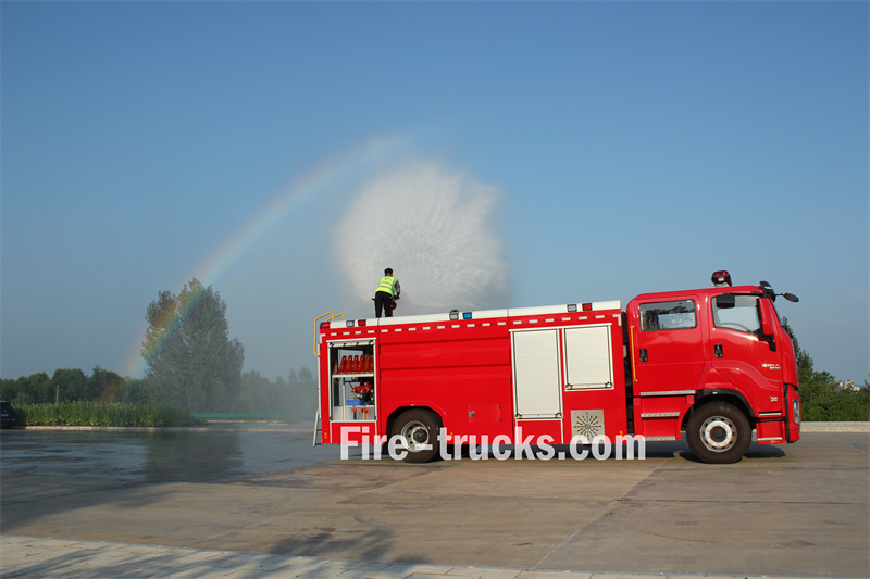 4500L foam water fire rescue truck isuzu