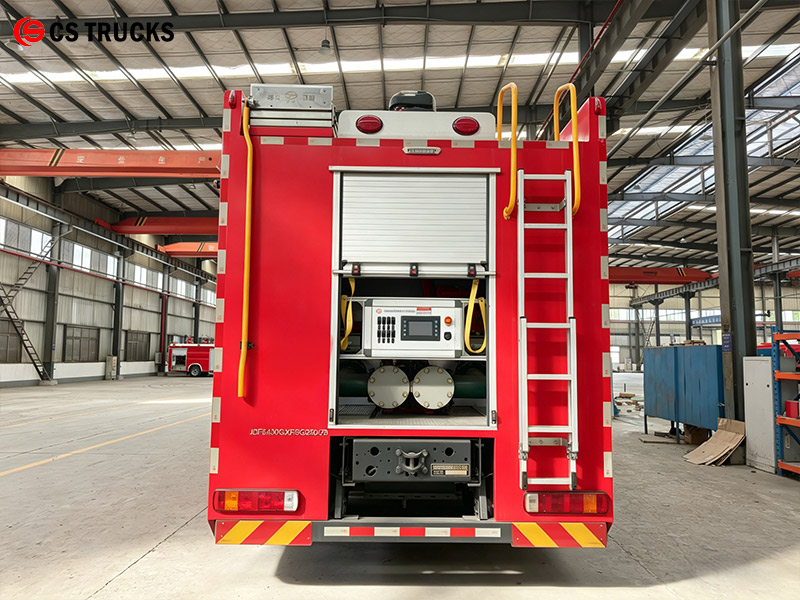 HOWO 25000L industrial water fire tender Equipment Room